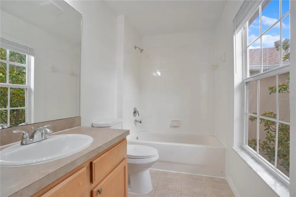 12012 CITRUS LEAF DRIVE Gibsonton, FL 33534
