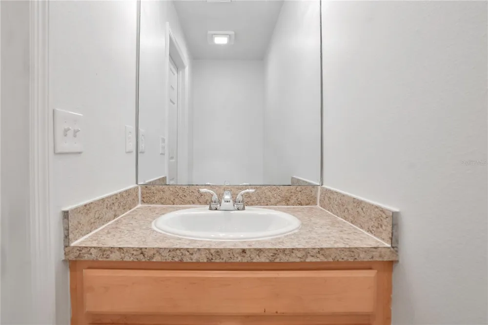 12012 CITRUS LEAF DRIVE Gibsonton, FL 33534