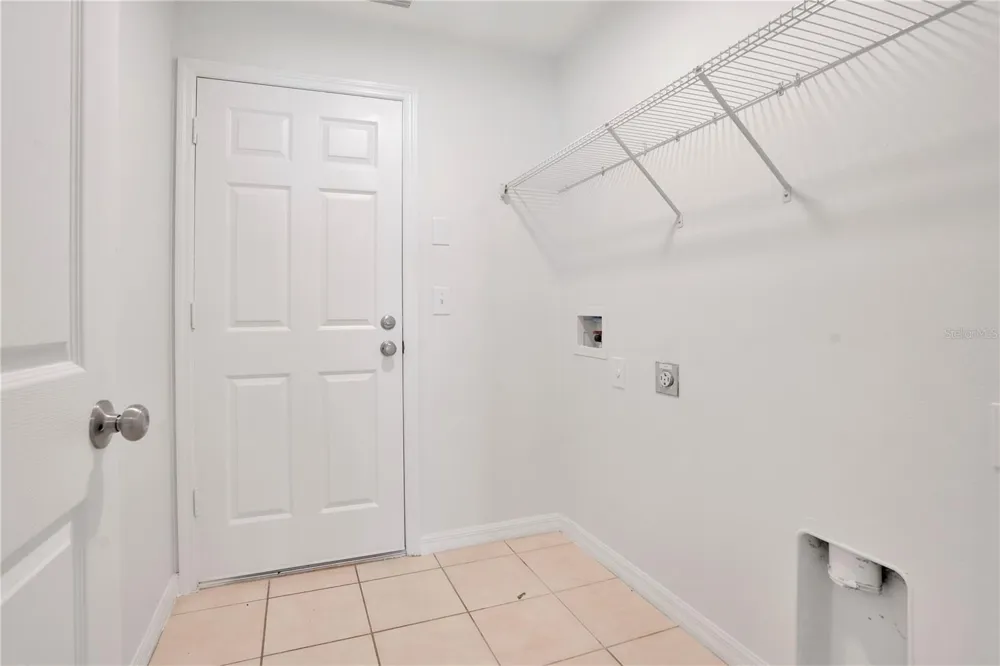 12012 CITRUS LEAF DRIVE Gibsonton, FL 33534