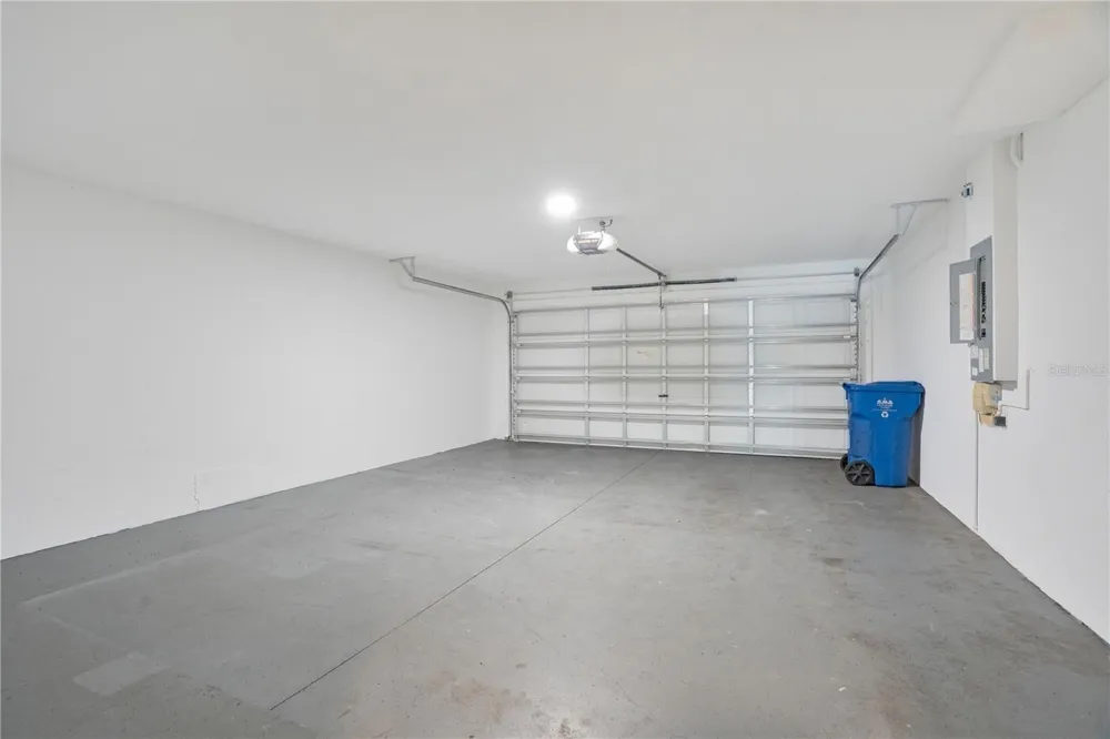 12012 CITRUS LEAF DRIVE Gibsonton, FL 33534