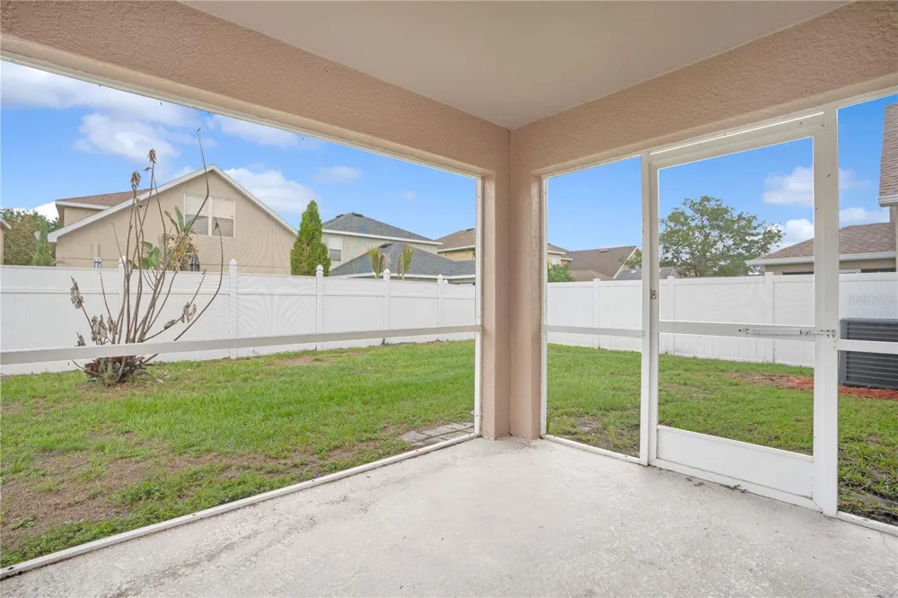 12012 CITRUS LEAF DRIVE Gibsonton, FL 33534