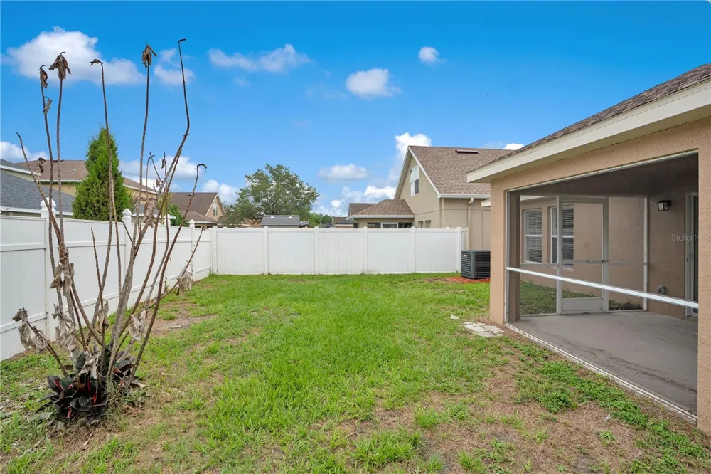 12012 CITRUS LEAF DRIVE Gibsonton, FL 33534