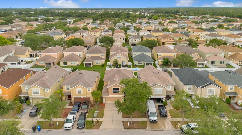 12012 CITRUS LEAF DRIVE Gibsonton, FL 33534