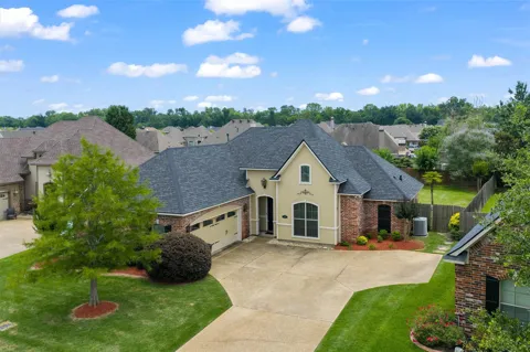 407 Carnaby Court