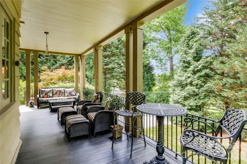 75 Charles Street Saluda, NC 28773