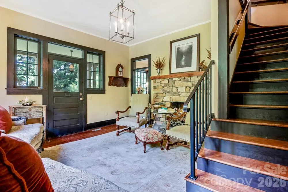 75 Charles Street Saluda, NC 28773