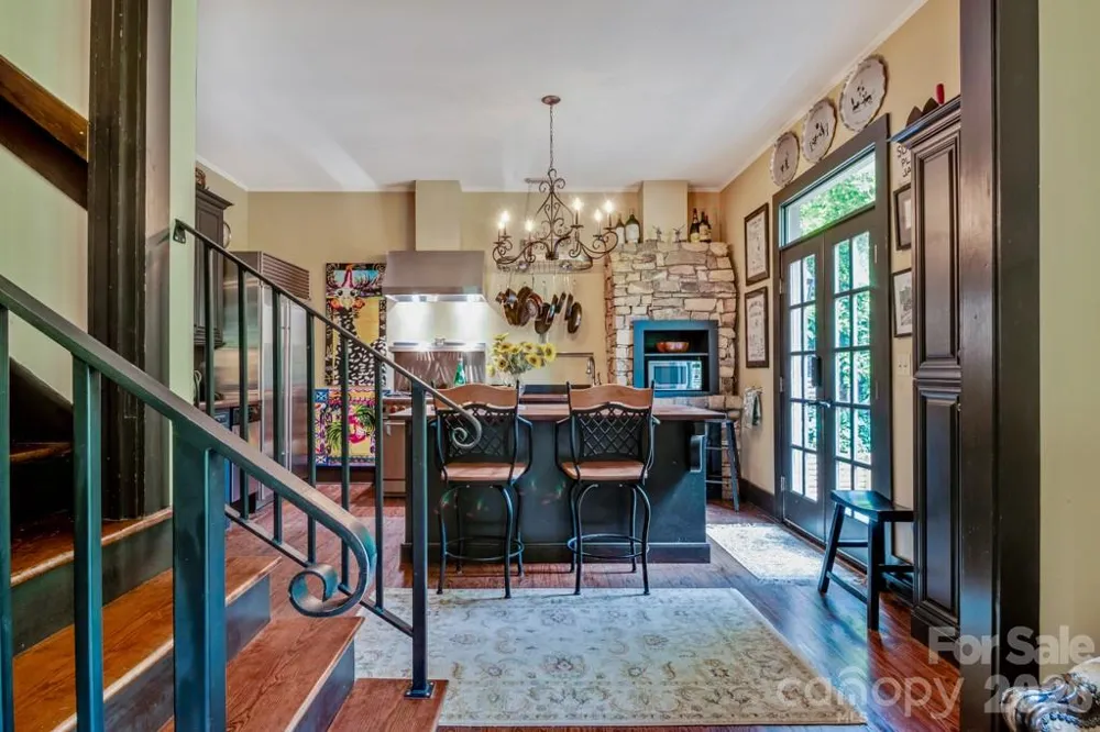75 Charles Street Saluda, NC 28773