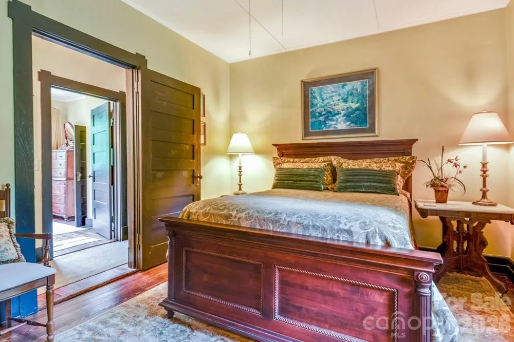 75 Charles Street Saluda, NC 28773