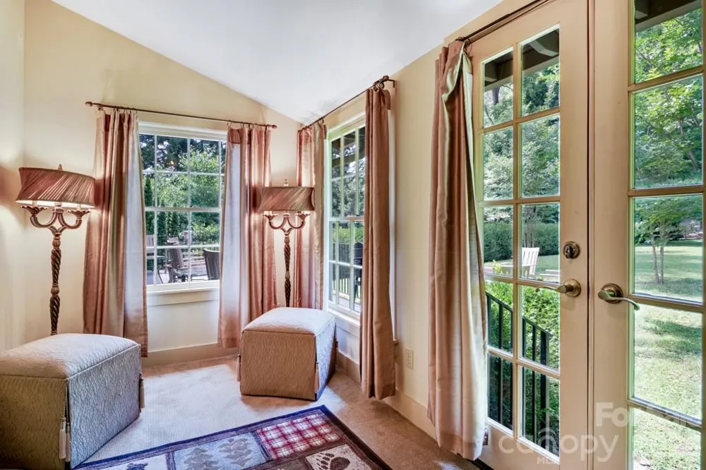 75 Charles Street Saluda, NC 28773