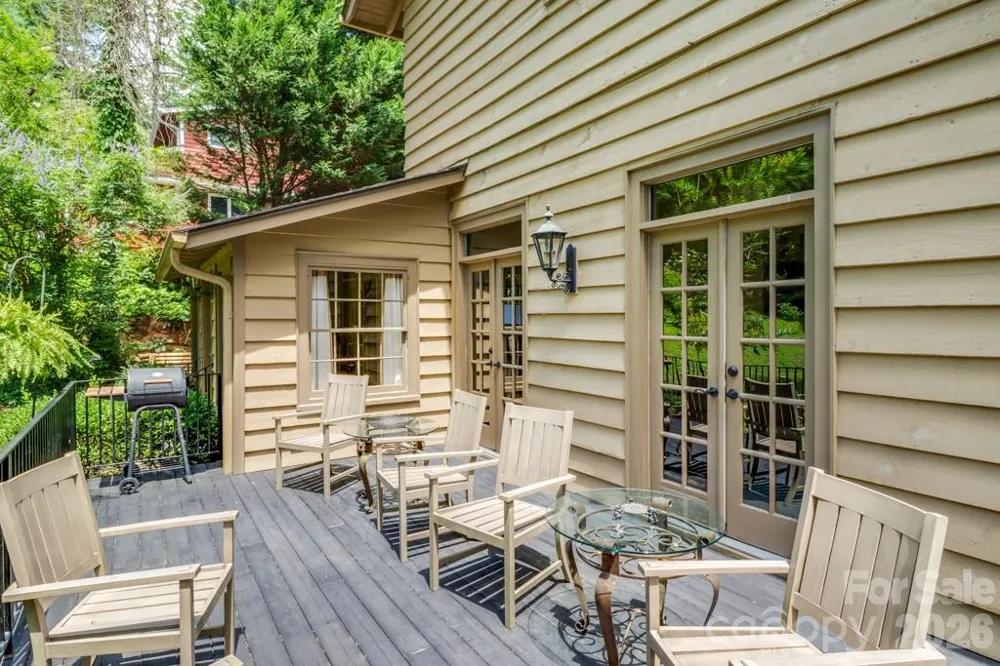 75 Charles Street Saluda, NC 28773