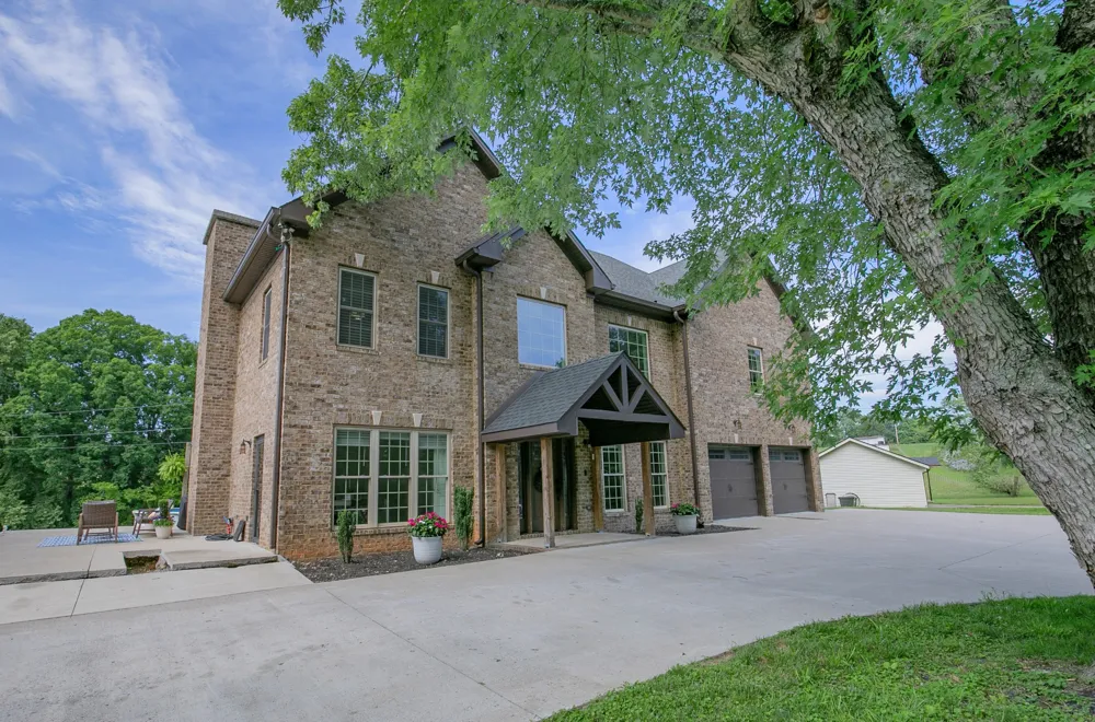 7144 Hall Rd Greenbrier, TN 37073