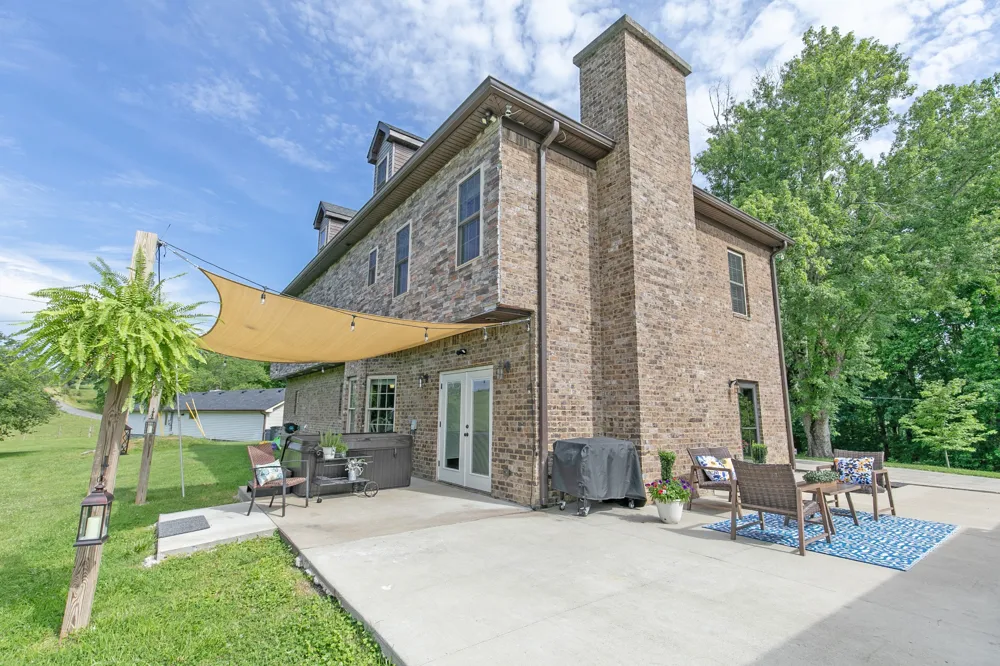 7144 Hall Rd Greenbrier, TN 37073