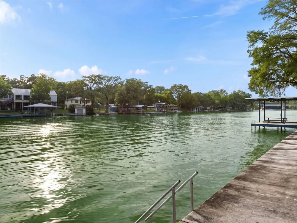 230 Turtle Lane Seguin, TX 78155