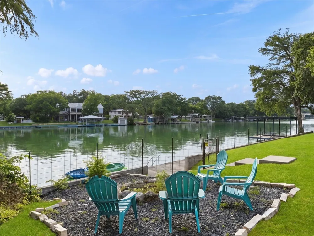 230 Turtle Lane Seguin, TX 78155