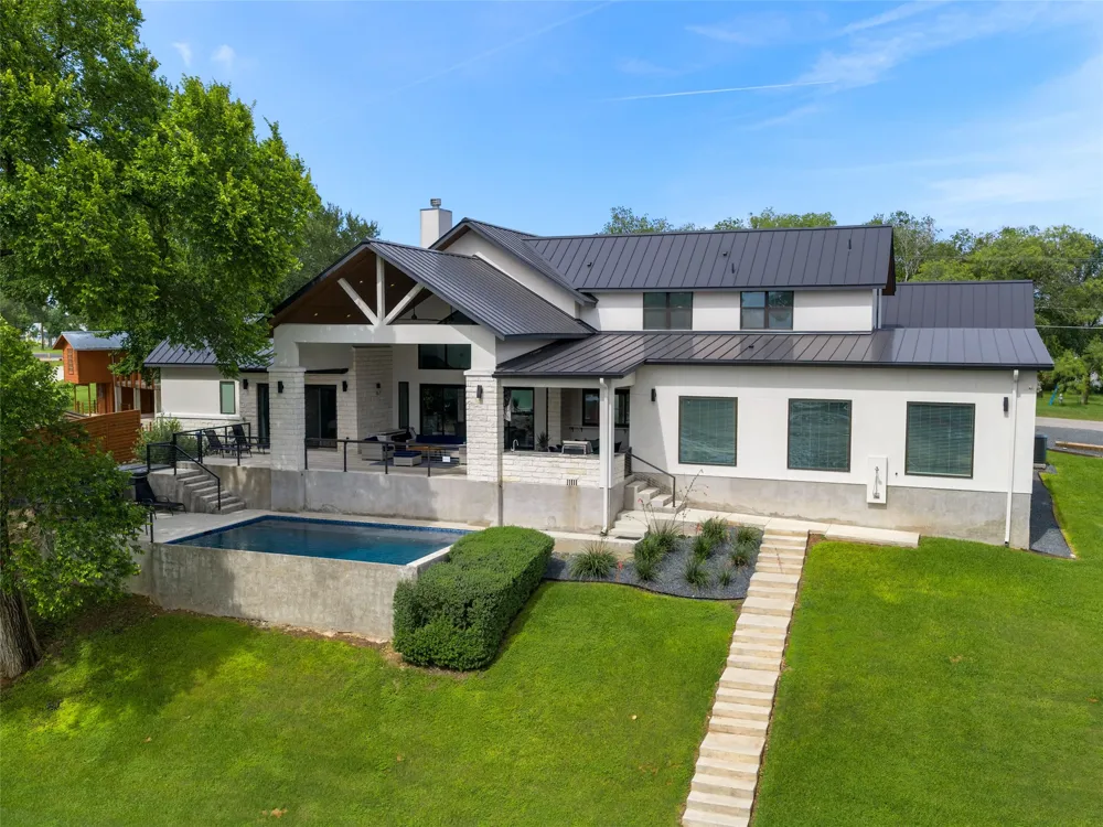 230 Turtle Lane Seguin, TX 78155