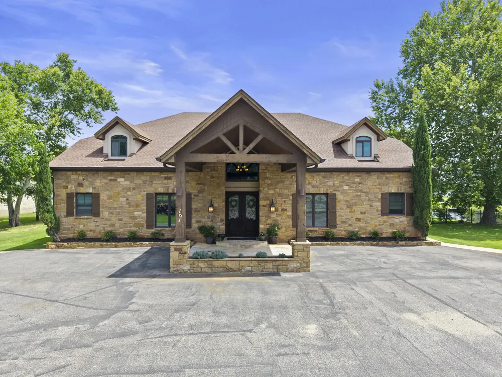 101 Palm Cove Buchanan Dam, TX 78609
