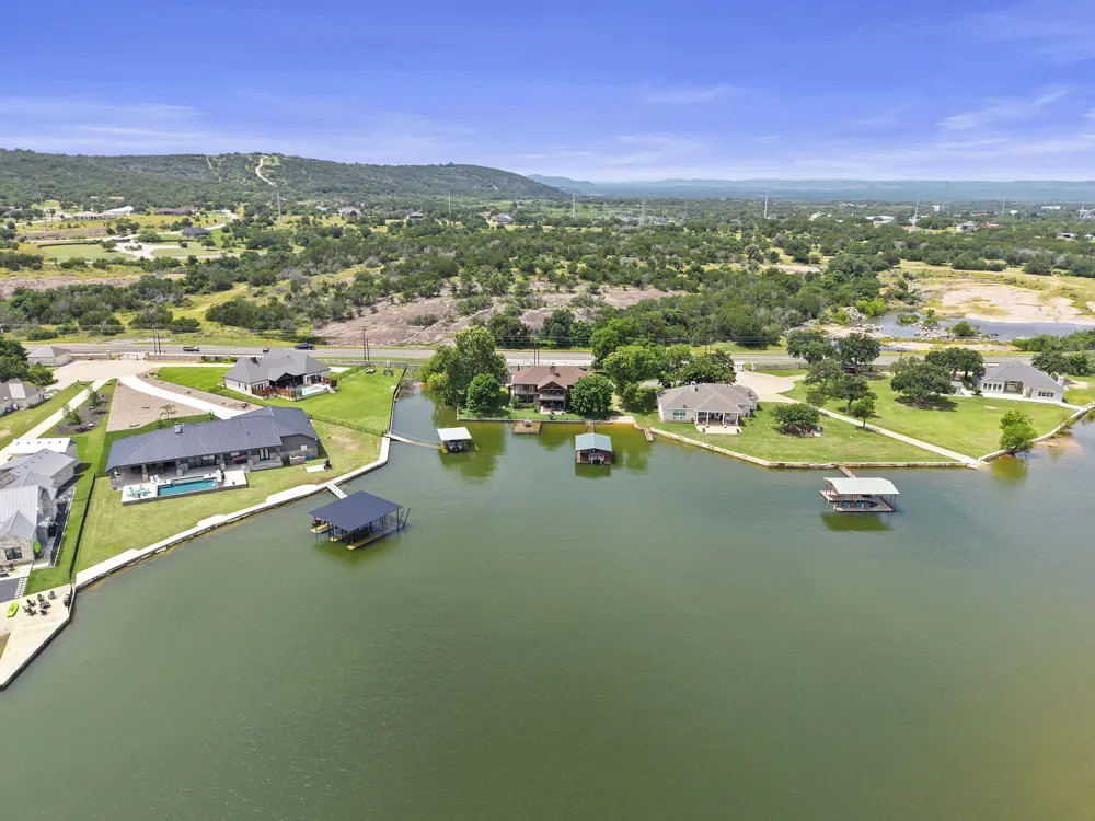 101 Palm Cove Buchanan Dam, TX 78609