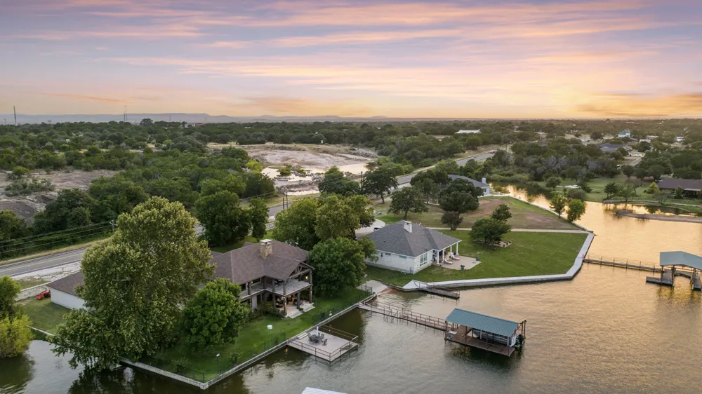 101 Palm Cove Buchanan Dam, TX 78609