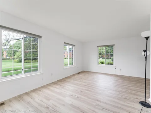 685 E Fox Hills Drive #67