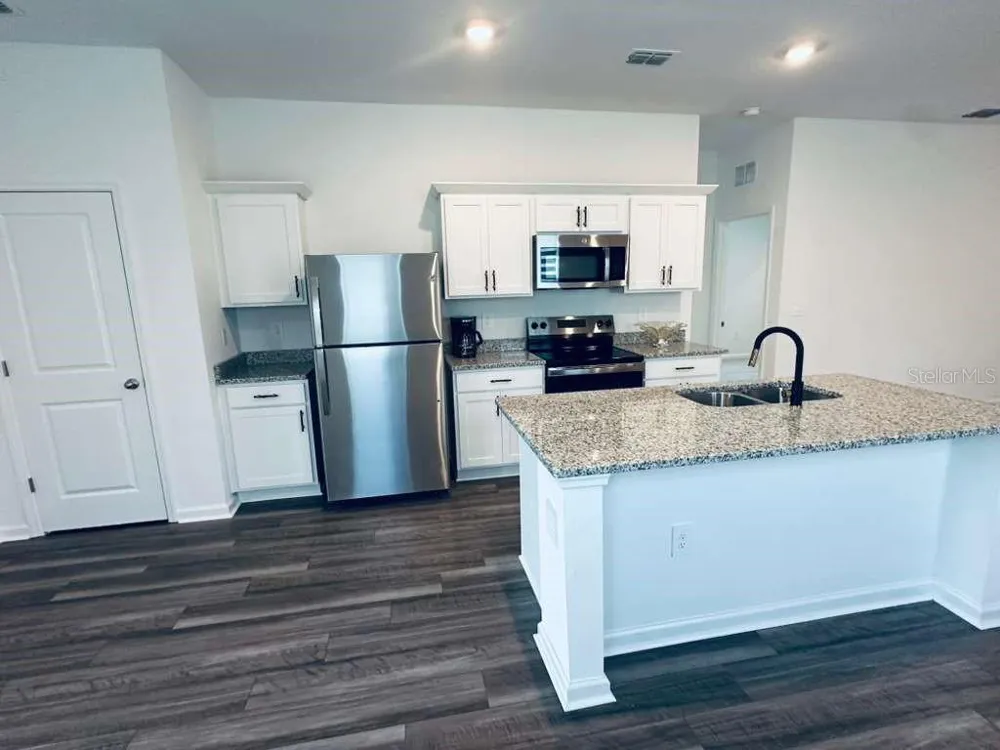10473 CURVING CREEK LOOP Parrish, FL 34219