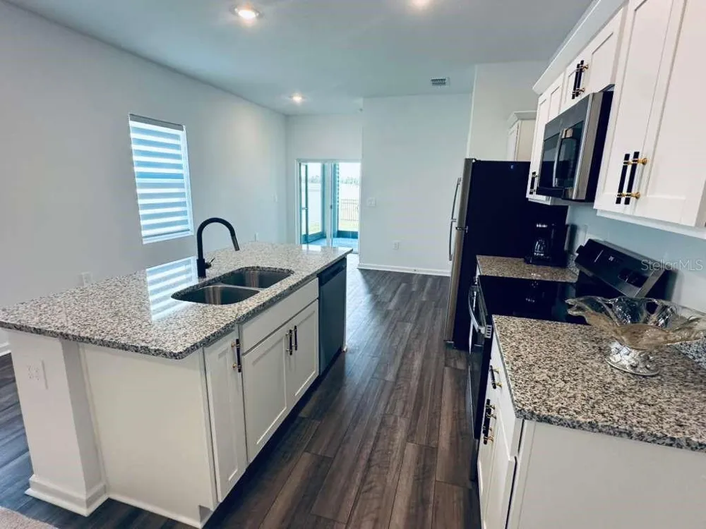 10473 CURVING CREEK LOOP Parrish, FL 34219
