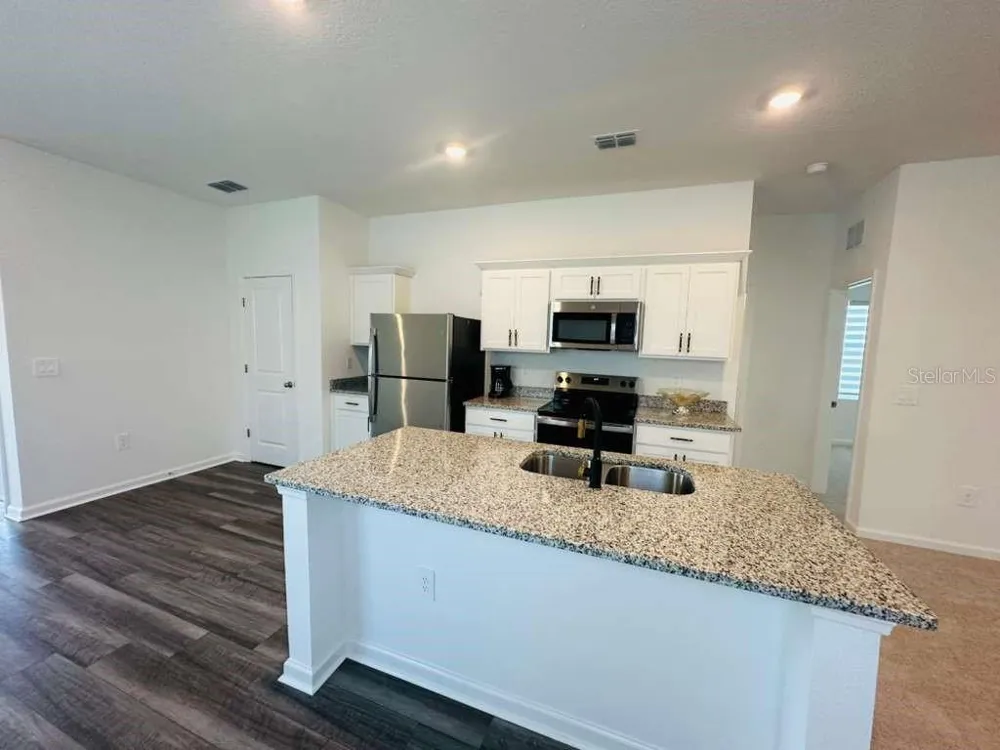 10473 CURVING CREEK LOOP Parrish, FL 34219
