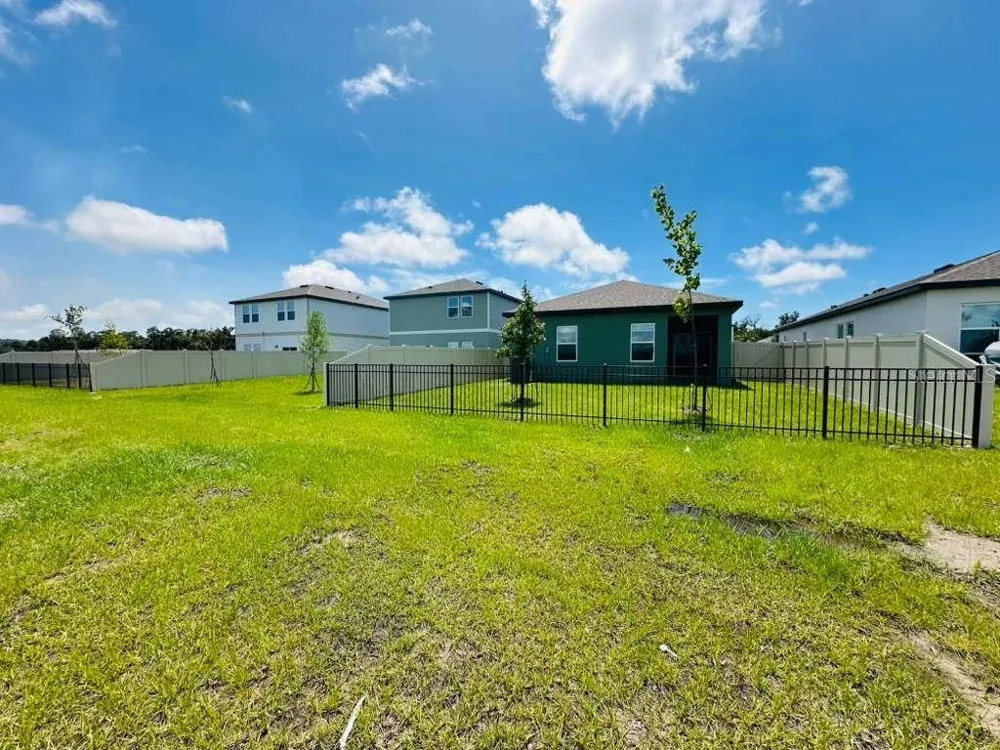 10473 CURVING CREEK LOOP Parrish, FL 34219