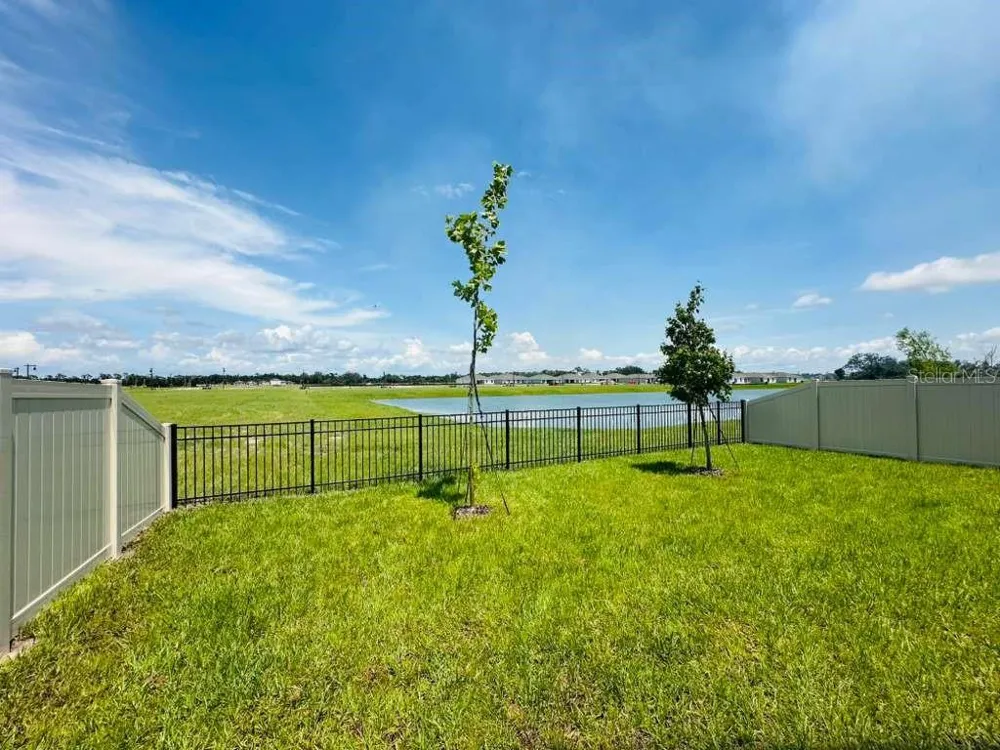 10473 CURVING CREEK LOOP Parrish, FL 34219