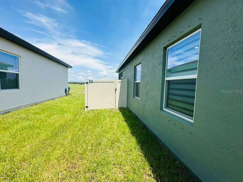 10473 CURVING CREEK LOOP Parrish, FL 34219