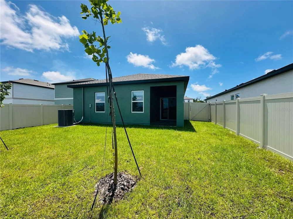 10473 CURVING CREEK LOOP Parrish, FL 34219