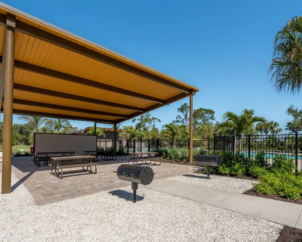 10473 CURVING CREEK LOOP Parrish, FL 34219