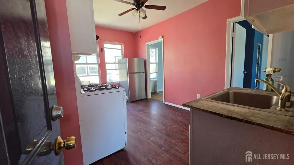 62 Georges Road New Brunswick, NJ 08901