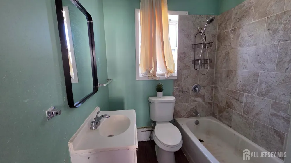 62 Georges Road New Brunswick, NJ 08901