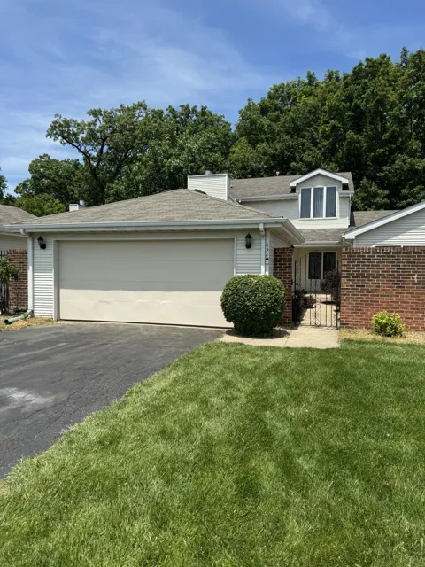 424 Deerpath Drive W