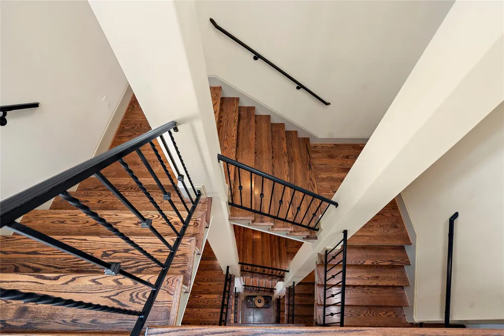1332 Lake Pointe Parkway Sugar Land, TX 77478