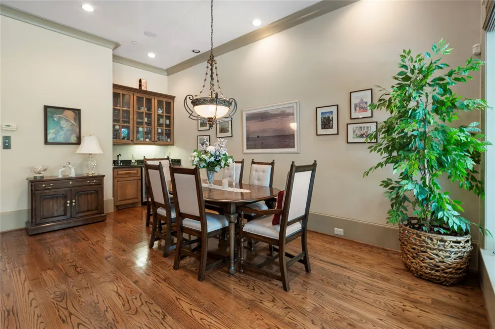 1332 Lake Pointe Parkway Sugar Land, TX 77478