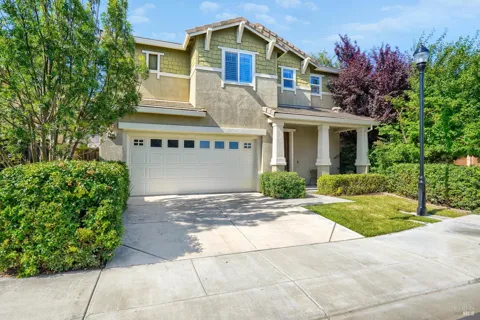 1245 Dartmouth Circle