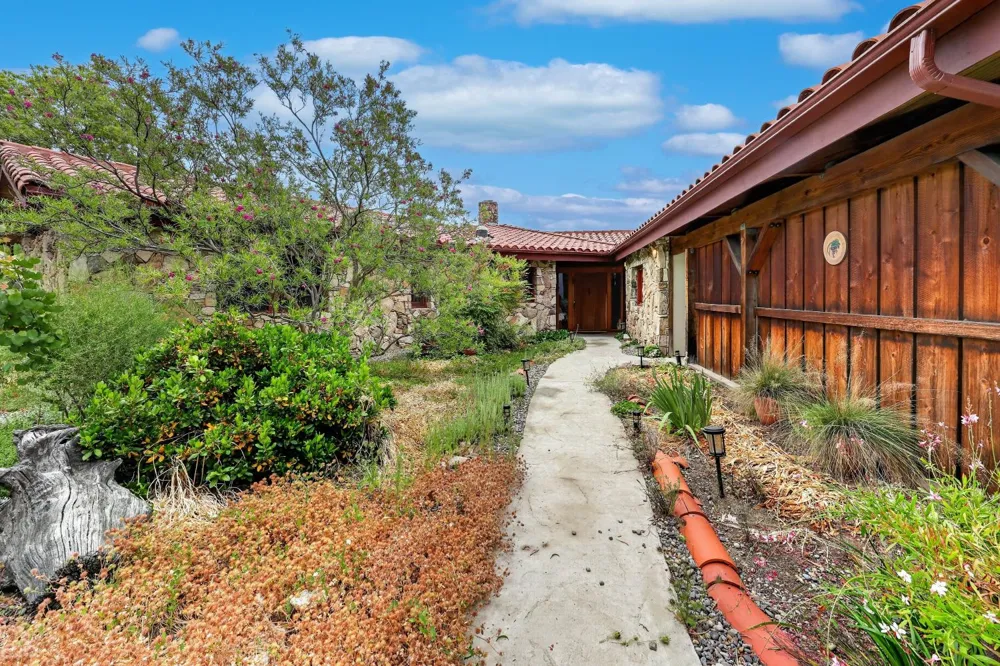 32115 Rock Hill Lane Auberry, CA 93602