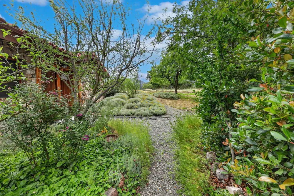 32115 Rock Hill Lane Auberry, CA 93602