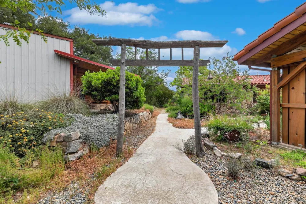 32115 Rock Hill Lane Auberry, CA 93602