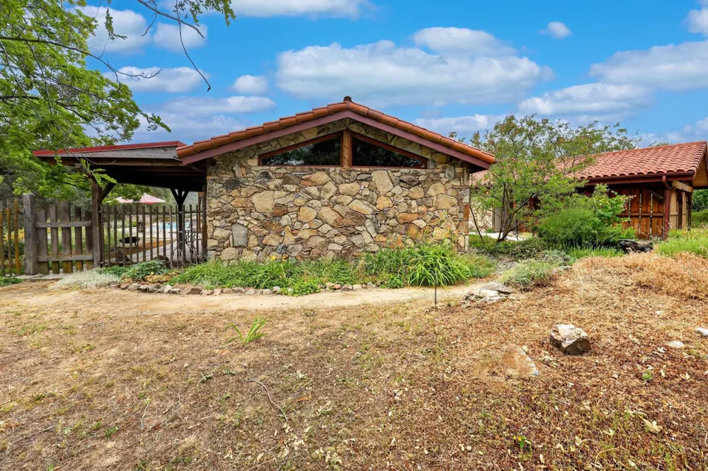 32115 Rock Hill Lane Auberry, CA 93602