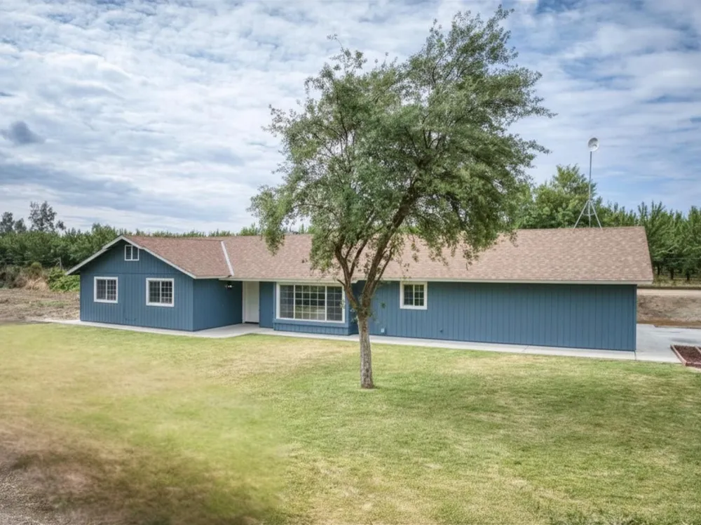 1418 Del Rey Avenue Sanger, CA 93657