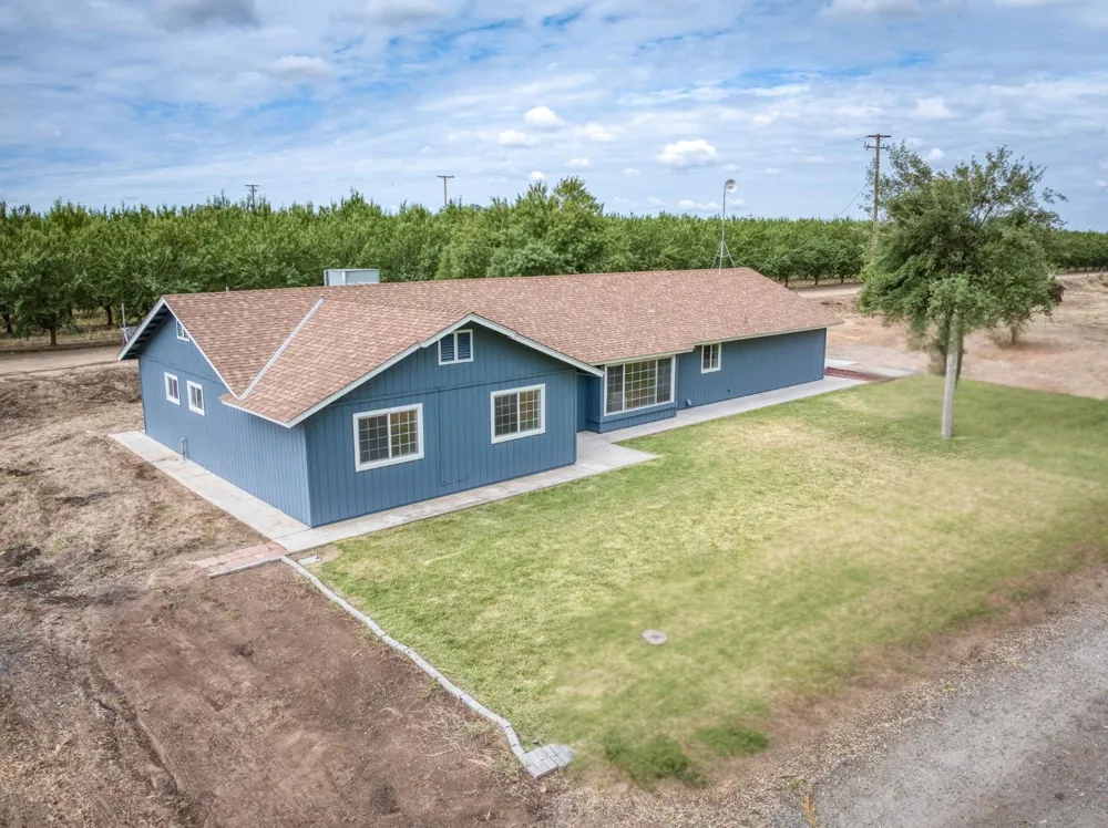 1418 Del Rey Avenue Sanger, CA 93657
