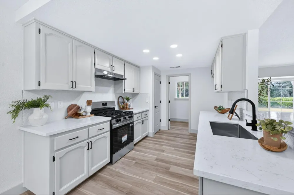 1418 Del Rey Avenue Sanger, CA 93657