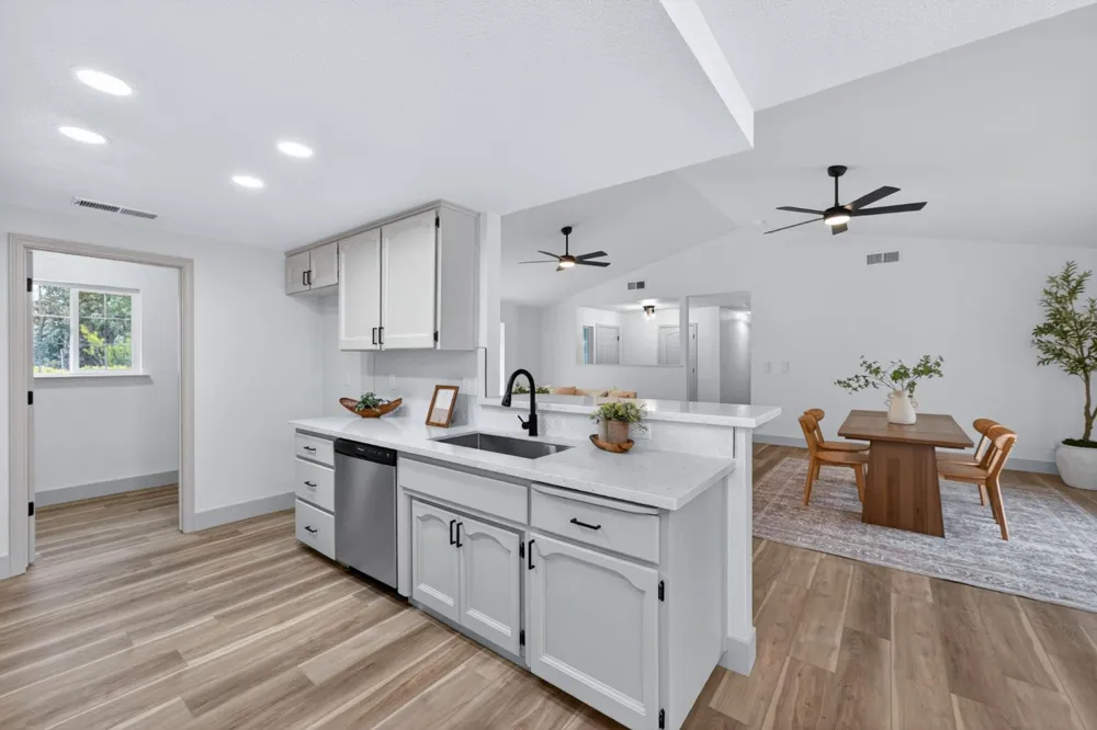 1418 Del Rey Avenue Sanger, CA 93657