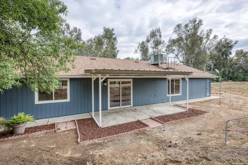 1418 Del Rey Avenue Sanger, CA 93657