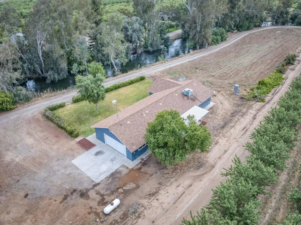 1418 Del Rey Avenue Sanger, CA 93657