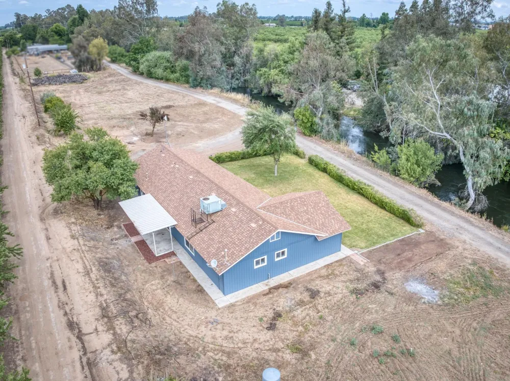 1418 Del Rey Avenue Sanger, CA 93657