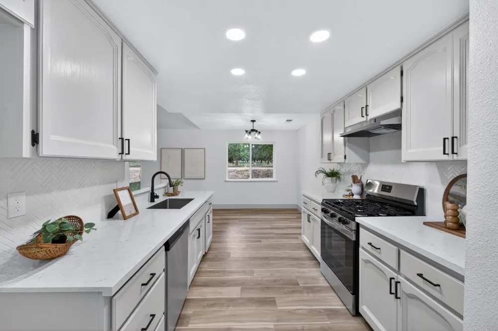 1418 Del Rey Avenue Sanger, CA 93657