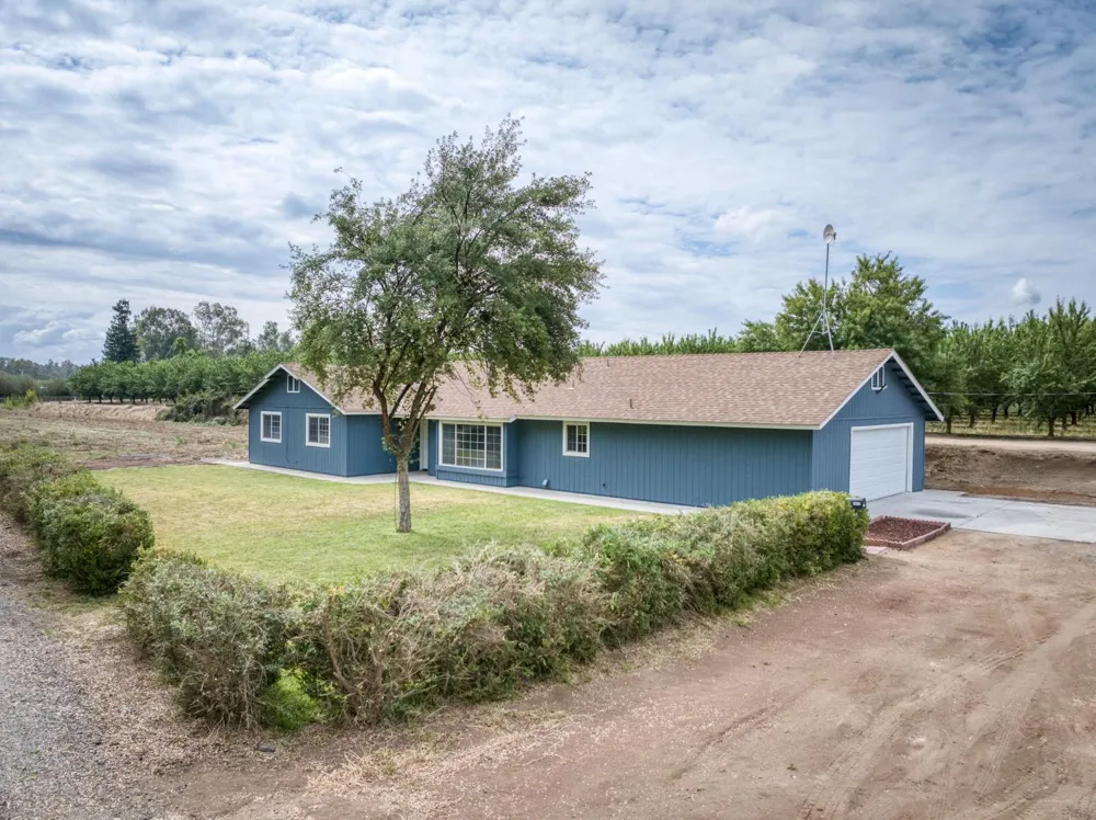 1418 Del Rey Avenue Sanger, CA 93657